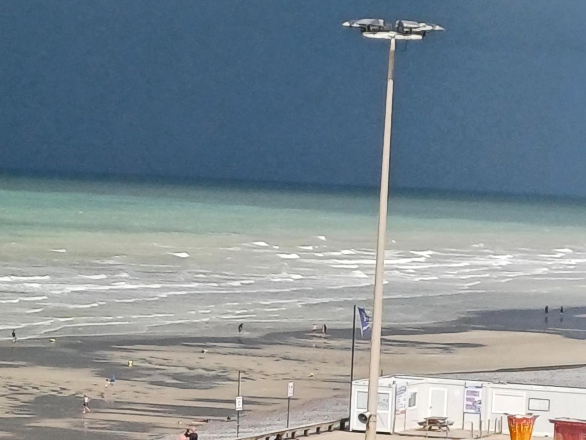 Au Gre Des Marees 2 Appartement Face A La Mer 2Eme Etage Ault Exterior photo
